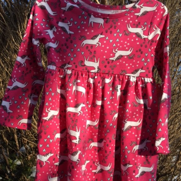 Magical, NWT, Unicorn and hearts, 100% Organic Cotton, Fushia Pink Dress. 2T - Picture 1 of 5
